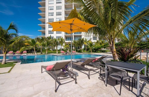 Montego Bay Apartment | Luxury Oceanfront Residence Condo