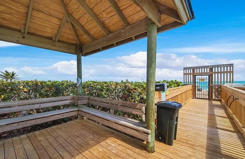 Hutchinson Island South Condo | Luxury Oceanfront Condo: Breathtaking Views, Atlantic & Intracoastal, 2 Br, 2 Ba