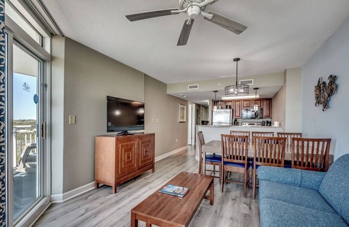 Myrtle Beach Condo | Luxury Oceanview 2 bed/2 bath - by Luxury Beach Rentals!
