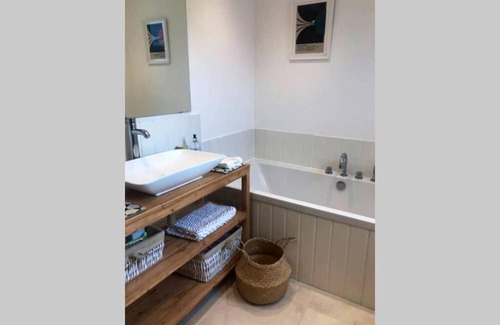 Borth-y-Gest House | Luxury on Borth y Gest Bay!