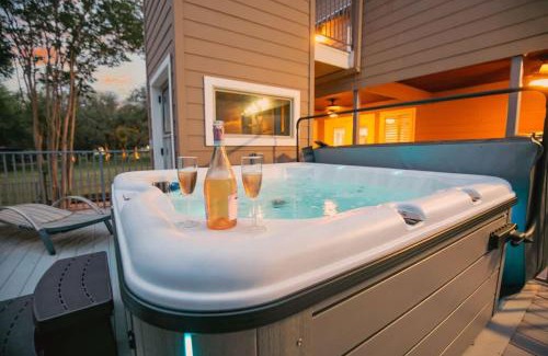 Horseshoe Bay House | Luxury on Lake LBJ with Hot Tub Firepit & Boat Slip