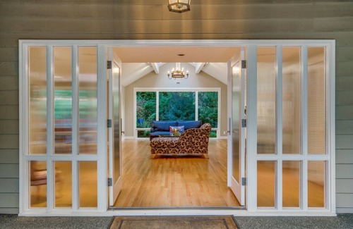 Mercer Island House | Luxury on Mercer Island bus to Seattle or Bellevue