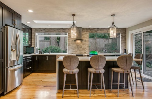 Mercer Island House | Luxury on Mercer Island bus to Seattle or Bellevue