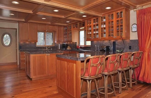 Salt Lake Mountain Resorts Ski Chalet | Luxury On Mountain Ski Accommodation located between Alta and Snowbird