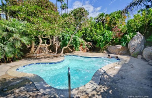 Townsite Condo | Luxury on the Beach!
