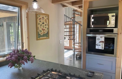 Sandisfield House | Luxury on the River@Fish Camp-Close to Tanglewood