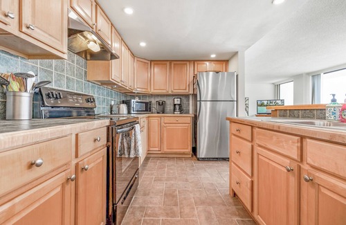 West Panama City Beach Condo | Luxury On The Beach, Floor to Ceiling Views Every Room, FREE Beach Service, E404