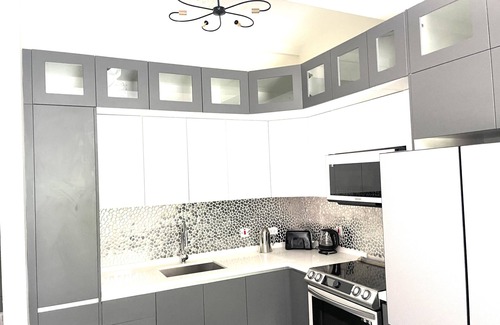 Saint Andrew Condo | LUXURY ONE BEDROOM APT CLOSE TO US EMBASSY KINGSTON