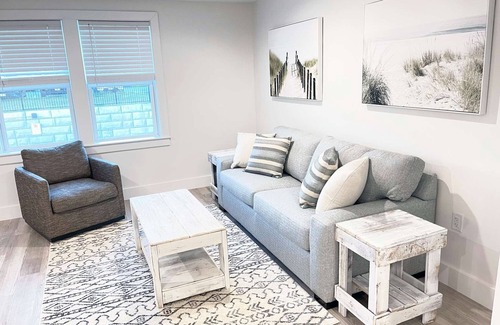 Plymouth Cultural District Apartment | Luxury One Bedroom Condo (650S.F.)
