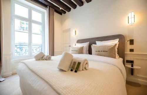 Quartier de la Place-Vendome Apartment | Luxury one bedroom flat near Le Louvre I