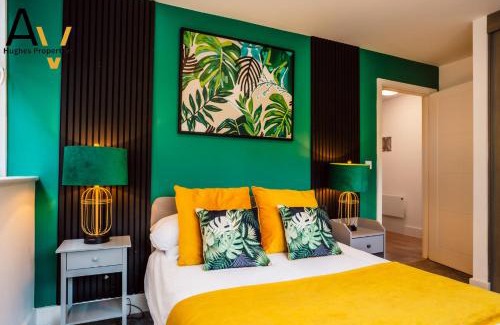 Central Milton Keynes Apartment | Luxury One-Bedroom Apartment - Free Wi-Fi, Parking, Perfect for Relocation Guests By AV Hughes Properties