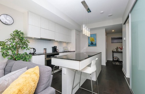 Byward Market - Parliament Hill Condo | Luxury one bedroom w patio steps from parliament