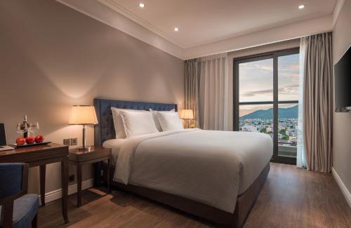 Son Tra Apartment | Luxury One or Two Bedroom at 120 Vo Nguyen Giap - My Khe beach - Altara Buidding