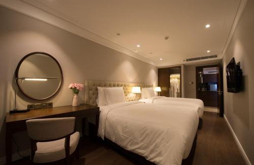 Son Tra Apartment | Luxury One or Two Bedroom at 120 Vo Nguyen Giap - My Khe beach - Altara Buidding