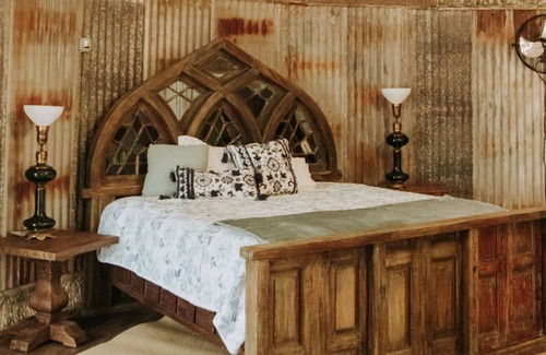 Lubbock Cottage | Luxury One-Room Silo Suite