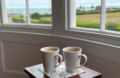 Bognor Regis Villa | Luxury pair of Georgian apartments, hot tub, sea views, sleeps 12