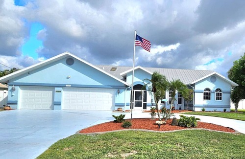 Caloosahatchee House | Luxury Paradise Apartment