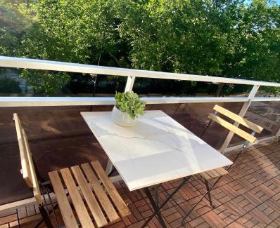 Croulebarbe Apartment | luxury Paris La Vie En Rose jacuzzi terrasse Parking
