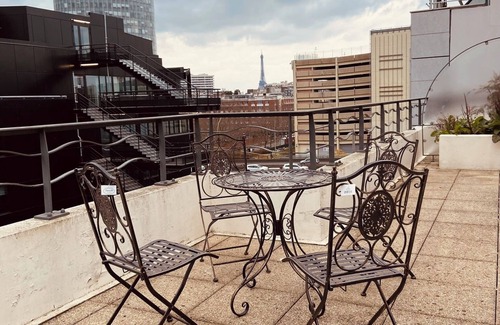 Issy-les-Moulineaux Apartment | Luxury Penthouse Eiffel Tower view