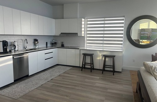 Northwest Point Condo | LUXURY PENTHOUSE 3 BED 3 BATH CONDO NEAR AMAZING SHORE DIVING