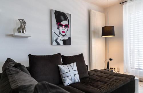 Gare Apartment | LUXURY PENTHOUSE APARTMENT WITH 3 Balconies -2 BEDROOMS & PETRUS VIEW