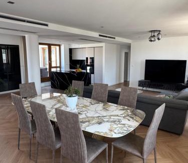 Old Town Apartment | Luxury PENTHOUSE at the Historical Centre Parking