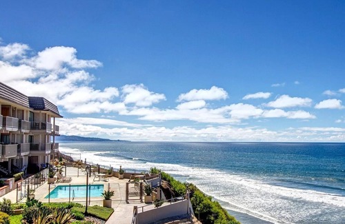 Solana Beach Condo | Luxury Penthouse Beachfront Getaway - Spa, Air conditioning, High speed Wifi.