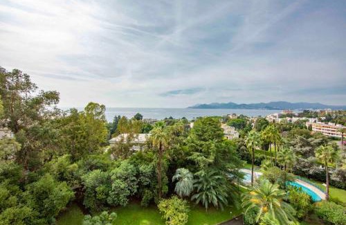 La Croix des Gardes House | Luxury penthouse breathtaking sea view 200m2 terrace in the Cannes center