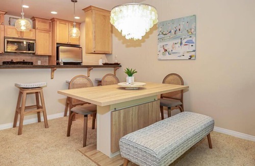 Townsite Condo | Luxury Penthouse -Panoramic Ocean Views 4 queen beds -North Coast Village G312