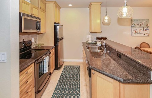 Townsite Condo | Luxury Penthouse -Panoramic Ocean Views 4 queen beds -North Coast Village G312