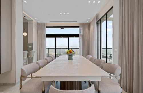 Kiryat Moshe Apartment | Luxury Penthouse with Fabulous Views By Isrentals