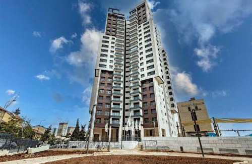 Kiryat Moshe Apartment | Luxury Penthouse with Fabulous Views By Isrentals
