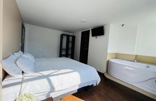 Banos de Agua Santa Apartment | Luxury Penthouse with Jacuzzy 6 bedroom