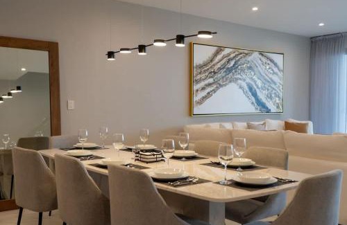 Zona Hotelera Apartment | Luxury Penthouse with Private Rooftop