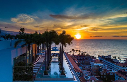 Romantic Zone Apartment | Luxury Pier 57 Amazing Views in Old Town Vallarta