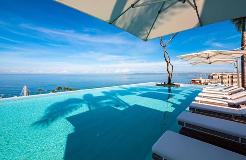 Romantic Zone Apartment | Luxury Pier 57 Amazing Views in Old Town Vallarta