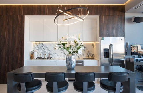 Romantic Zone Condo | Luxury Pier 57 Condo in Romantic Zone