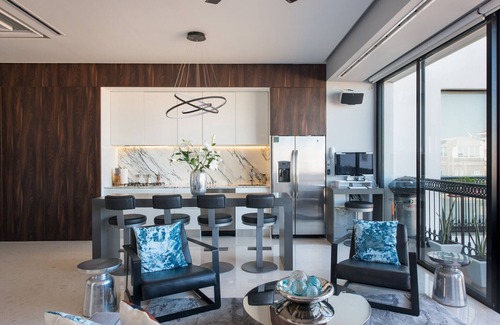 Romantic Zone Condo | Luxury Pier 57 Condo in Romantic Zone
