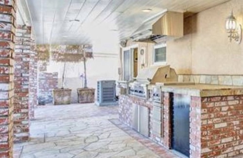 Bolsa Chica-Heil House | Luxury Pool home 8 miles from disney / 2 miles from beach