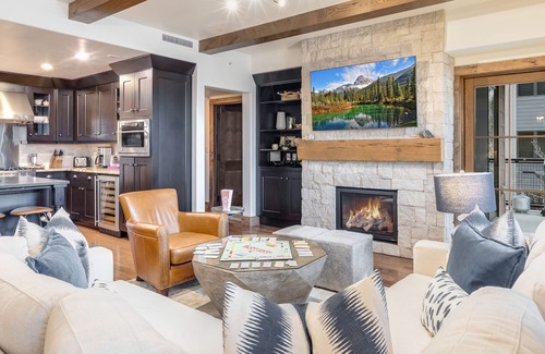 Steamboat Springs Condo | Luxury + Pool + Ski in/Ski out - Morningside Ridge