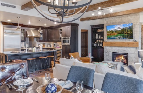 Steamboat Springs Condo | Luxury + Pool + Ski in/Ski out - Morningside Ridge