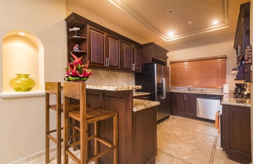 Tamarindo Condo | Luxury poolside condo, located at the Diria Resort - Walk to Tamarindo Beach