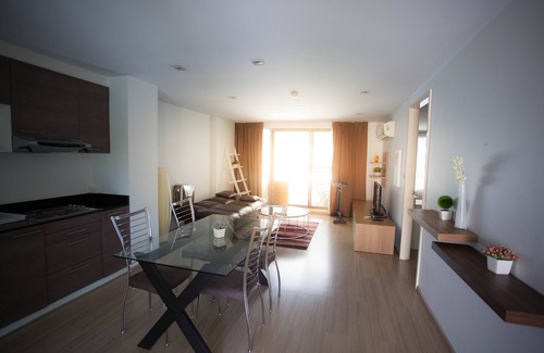 Pattaya Bay Apartment | Luxury Poolside in the Heart of Pattaya