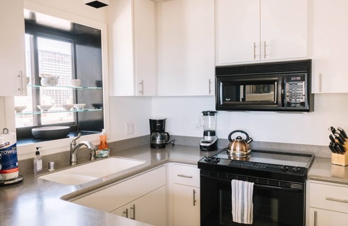 Waikiki Condo | Luxury, Prime Location, Free Parking