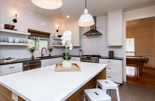 Austin House | Luxury, Privacy & Fun for Large Groups, Sleeps 25, Hill Country Hideaway