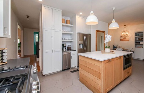 Austin House | Luxury, Privacy & Fun for Large Groups, Sleeps 25, Hill Country Hideaway