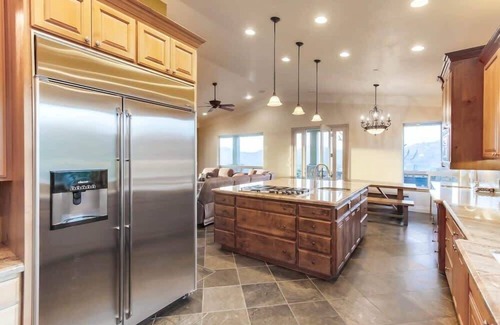 Poway House | Luxury Private Estate | Pool & Pickleball Court