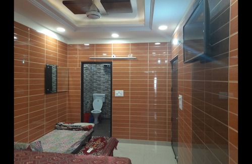 New Delhi House | Luxury private flat In Lajpat Nagar with attached kitchen kitchen 92,121,74700