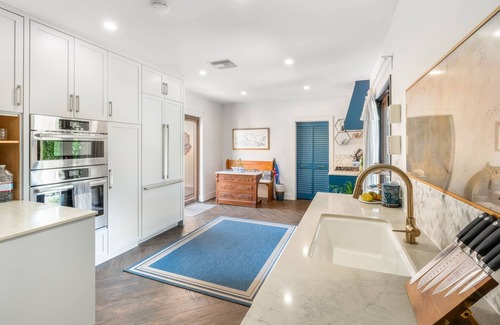 Savannah House | Luxury, Private Home with Pool & Gym, 800 ft to Spotts Beach