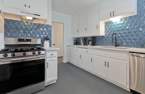 Palm Desert House | Luxury Private Resort - 1 Block to El Paseo! Sleeps 12!